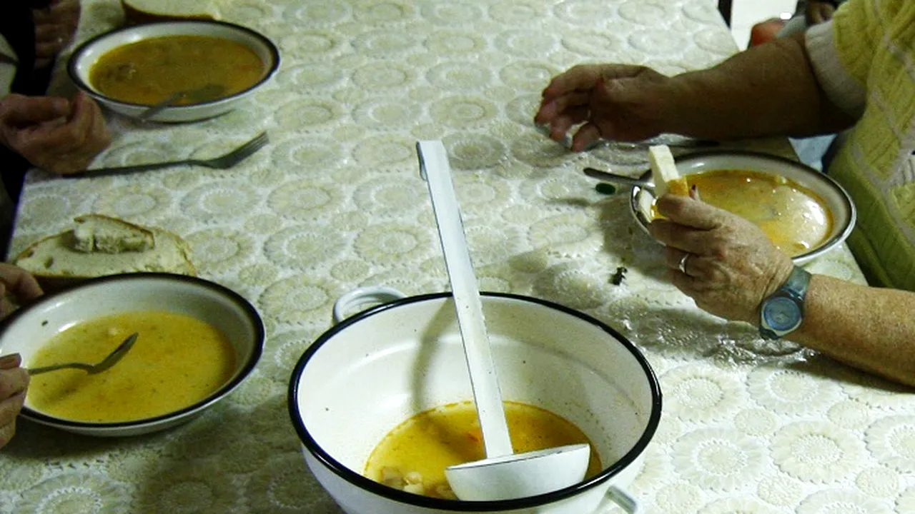 Ce primeau în farfurie oamenii care mâncau la cantina de ajutor social din Galați. Primarul: 