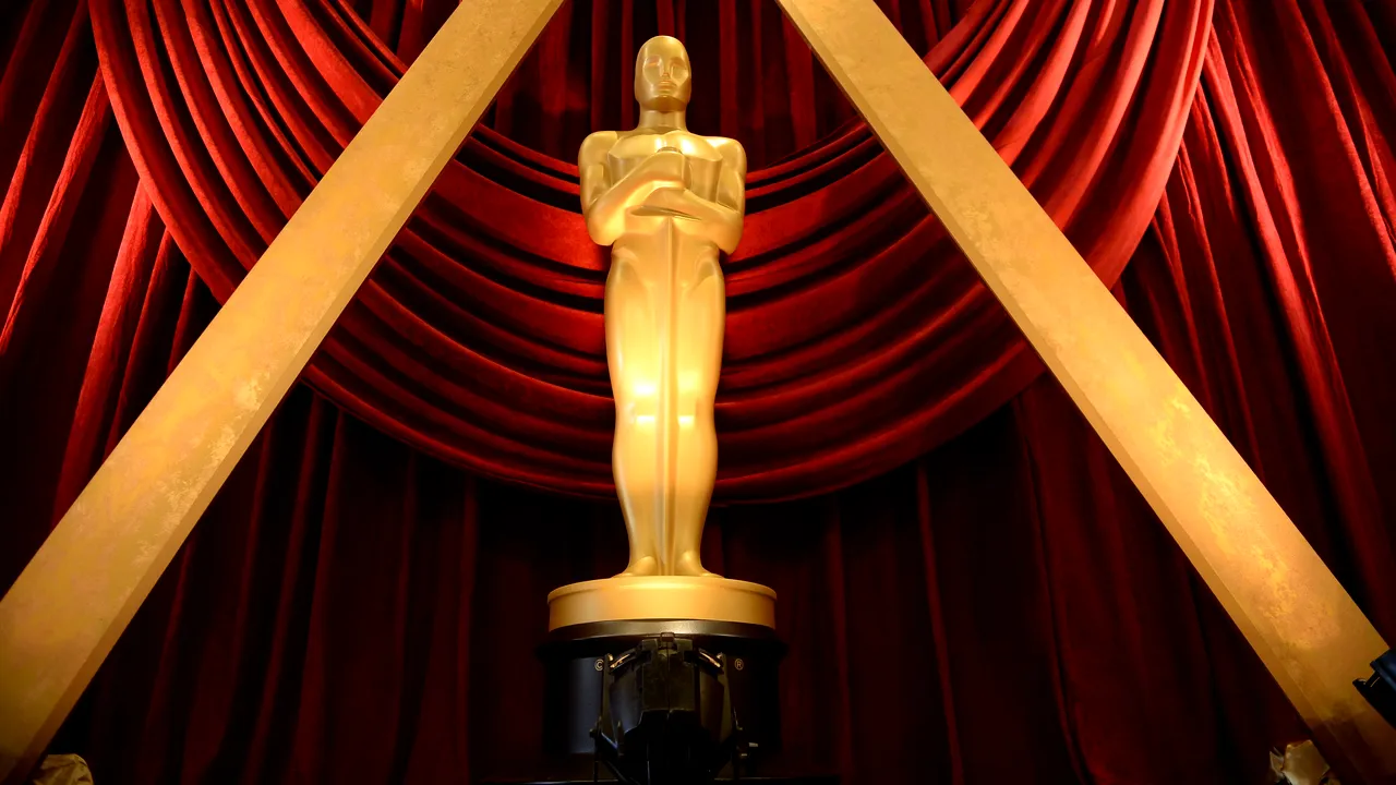 Lady Gaga SE LUPTĂ pentru statuetă cu IDOLII SĂI și a șaptea oară e cu NOROC. Care sunt cele mai CIUDATE detalii despre premiile OSCAR 2019