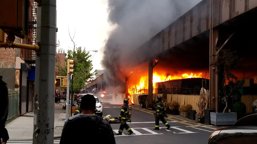 Incendiu într-o stație de metrou din New York. Mii de oameni au fost evacuați
