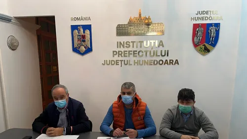 Autorităţile din Hunedoara vor să declare stare de alertă în județ, după ce firma de salubrizare vrea să sisteze serviciul în 61 de localităţi
