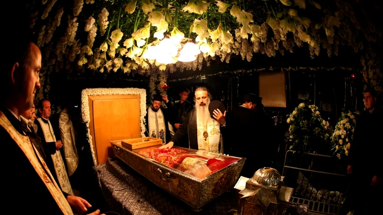 GALERIE FOTO. Sfânta Cuvioasă Parascheva. Cum au ajuns românii să se închine la moaștele ei