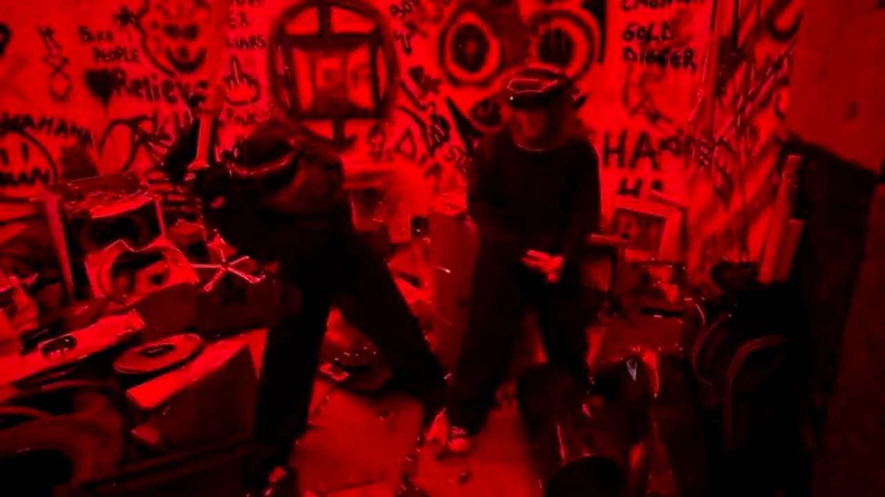 Afacere inedită în România: ”camera de furie”. Pentru ce sumă poți sparge tot ce îți stă în cale