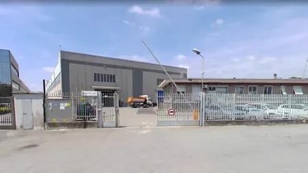 Accident mortal într-o fabrică din Milano. Un inginer român a fost strivit de o placă de metal, iar altul este în stare critică 