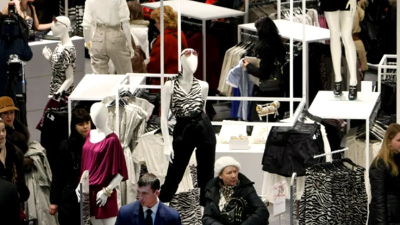 Românii și-au cumpărat în 9 luni îmbrăcăminte de 94 de milioane de euro de la un retailer de modă