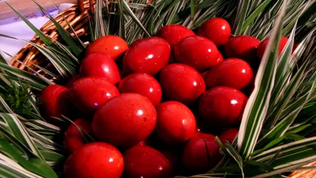 Care sunt tradițiile în Săptămâna Mare: de ce se ung balamalele cu usturoi