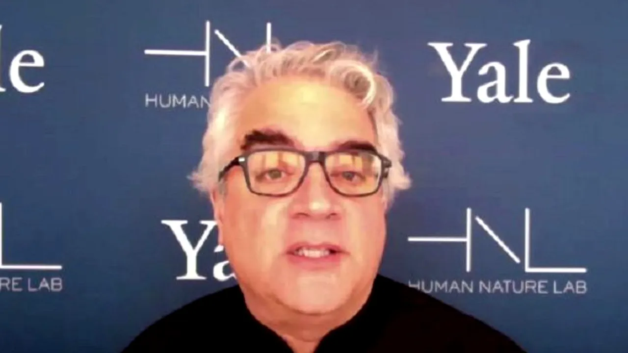 VIDEO. Un sociolog celebru susține că omenirea va intra în perioada post-pandemică până la finalul anului 2023: „Vom atinge imunitatea de turmă”