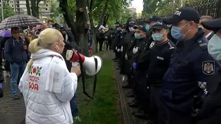 REPUBLICA MOLDOVA. Protest față de acțiunile de corupție ale lui Igor Dodon, filmat în timp ce primea o pungă de bani