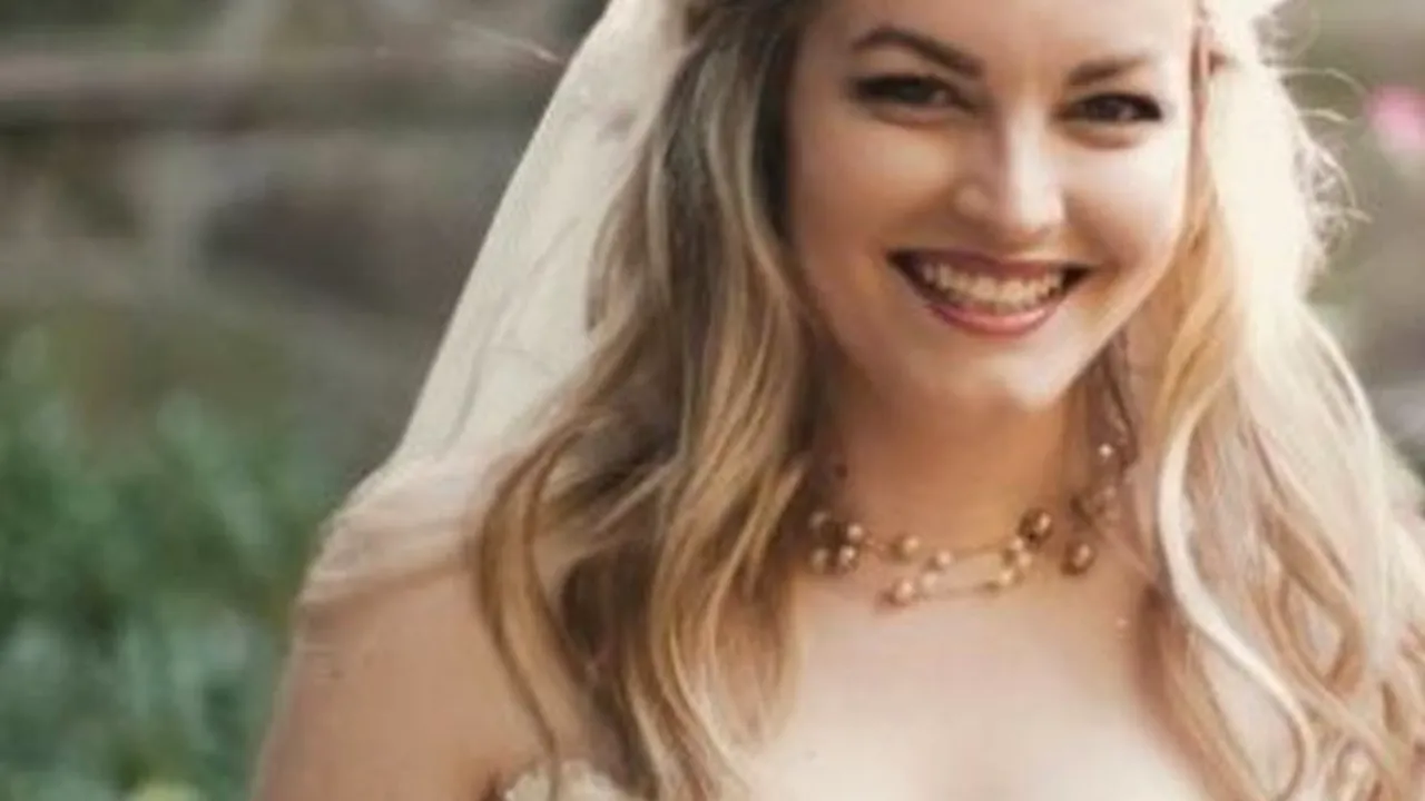 GALERIE FOTO. Părinții acestei fete au refuzat să vină la nunta ei, după ce au văzut cum arată jumătatea sa