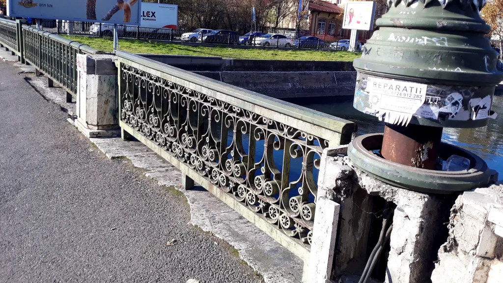 VIDEO | Lista „neagră” a podurilor din București care au grad de siguranță „nesatisfăcător”. Mai este doar un pas până la gradul cinci, când stau să cadă. „Trebuie intervenit de urgență”