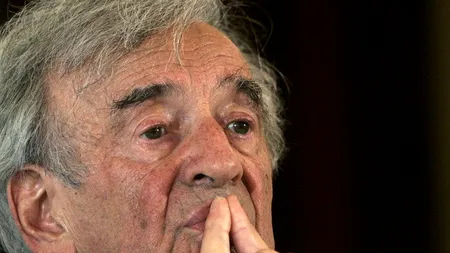 Elie Wiesel primește Medalia Prezidențială de la Shimon Peres