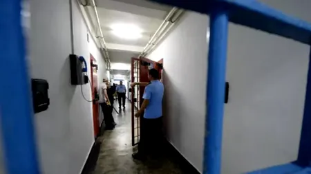 Deținuții din pușcăriile de la marginea Bucureștiului au ajuns să-și facă piața la hipermarket. Primesc cumpărăturile la poarta închisorii