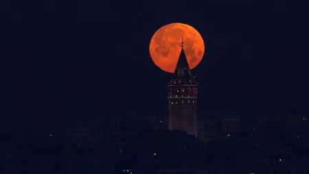 SUPERLUNA albastră sângerie. Imaginile uimitoare cu triplul fenomen astronomic care nu s-a mai văzut pe cer de 150 de ani. FOTO și VIDEO
