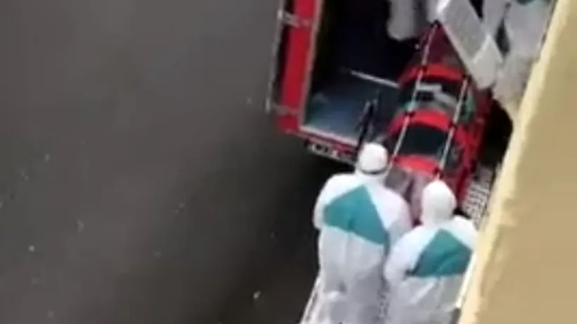 SUSPECT de CORONAVIRUS. Un student din Ploiești, luat cu ambulanța direct de la cursuri după ce s-a întors dintr-o zonă afectată din Italia - VIDEO