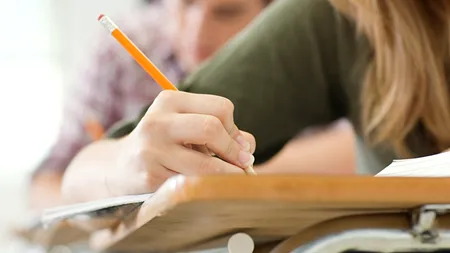 Câți bani ar putea pierde România în 2015 dacă nu investește în educație