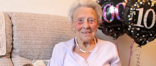 O bătrână de 102 ani din Marea Britanie a găsit mormântul copilului său născut mort, după 76 de ani: ”Mă simt ușurată”
