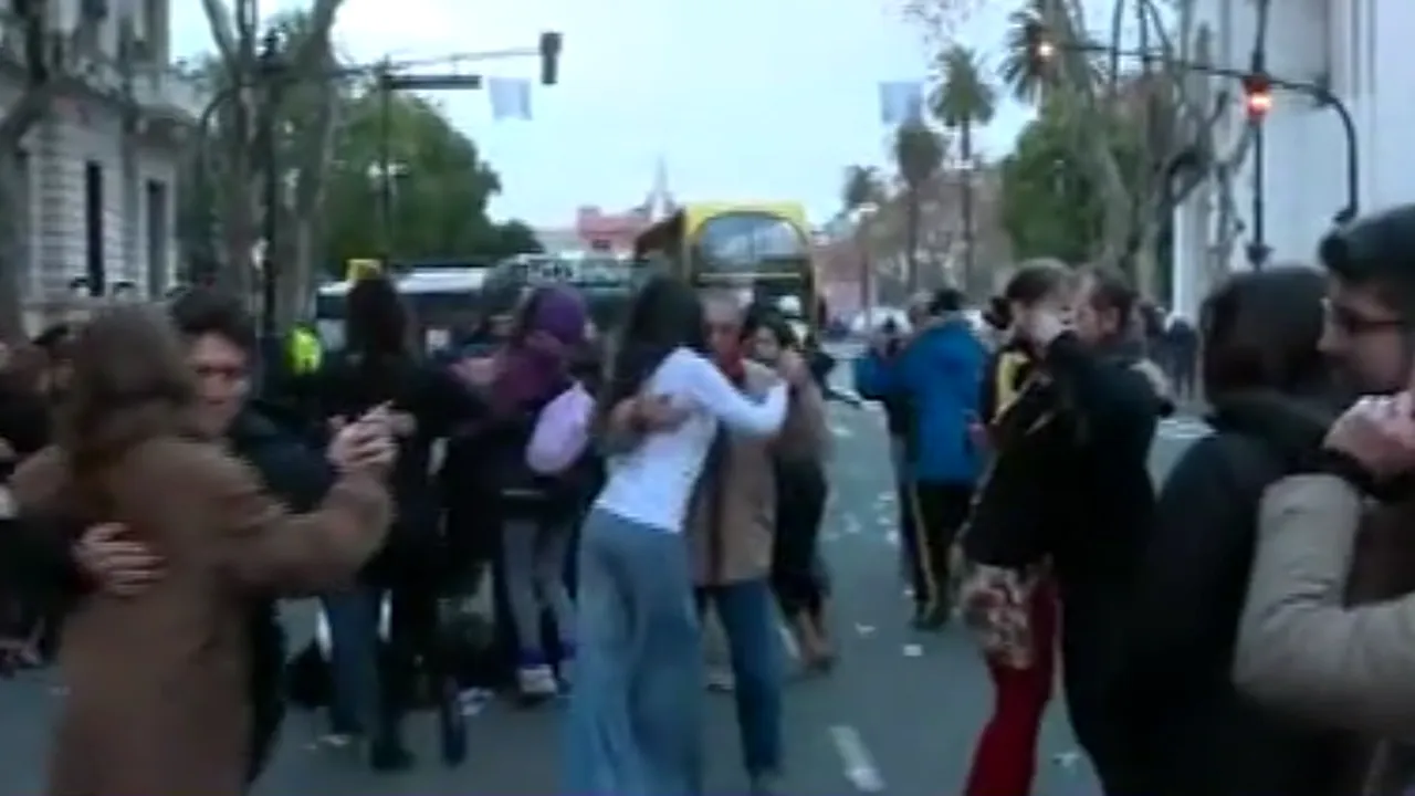 Protest inedit în fața primăriei din Buenos Aires