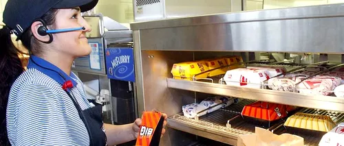 Sfatul dat de McDonald's angajaților: Luați-vă o a doua slujbă și renunțați la încălzire. VIDEO