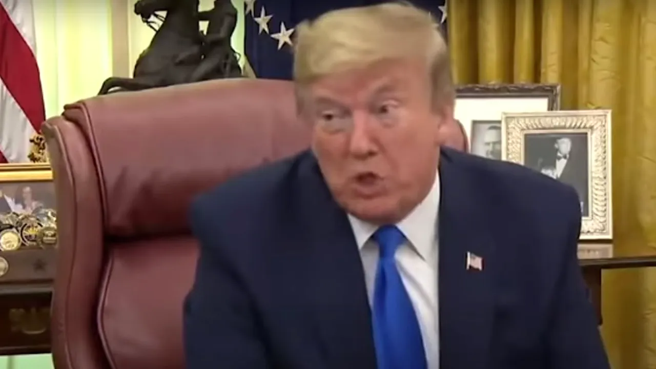 IRONII. Trump: „Mască? Nu în faţa camerelor. O iubesc atat de mult. Sincer, cred că arat mai bine cu ea” | VIDEO