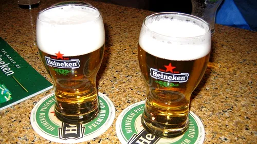 Motivul pentru care berea Heineken ar putea fi interzisă în Ungaria. Detaliul apare în această fotografie