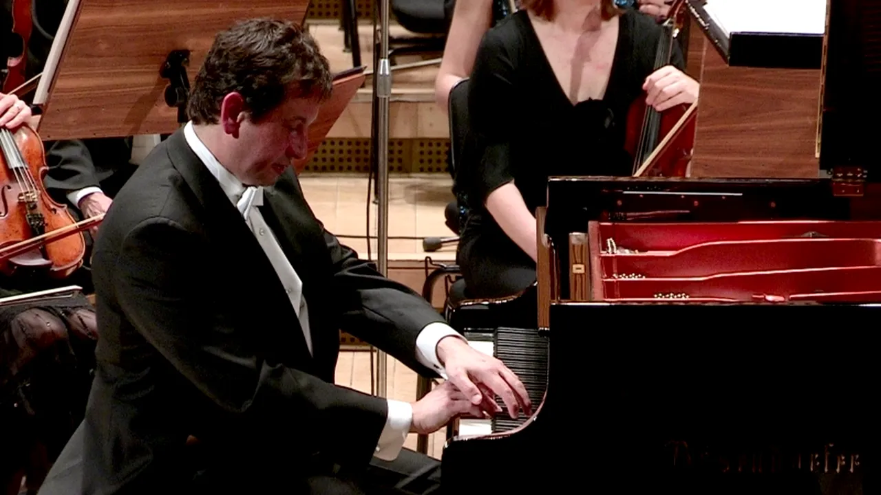 Horia Mihail aduce la București spectacolul 