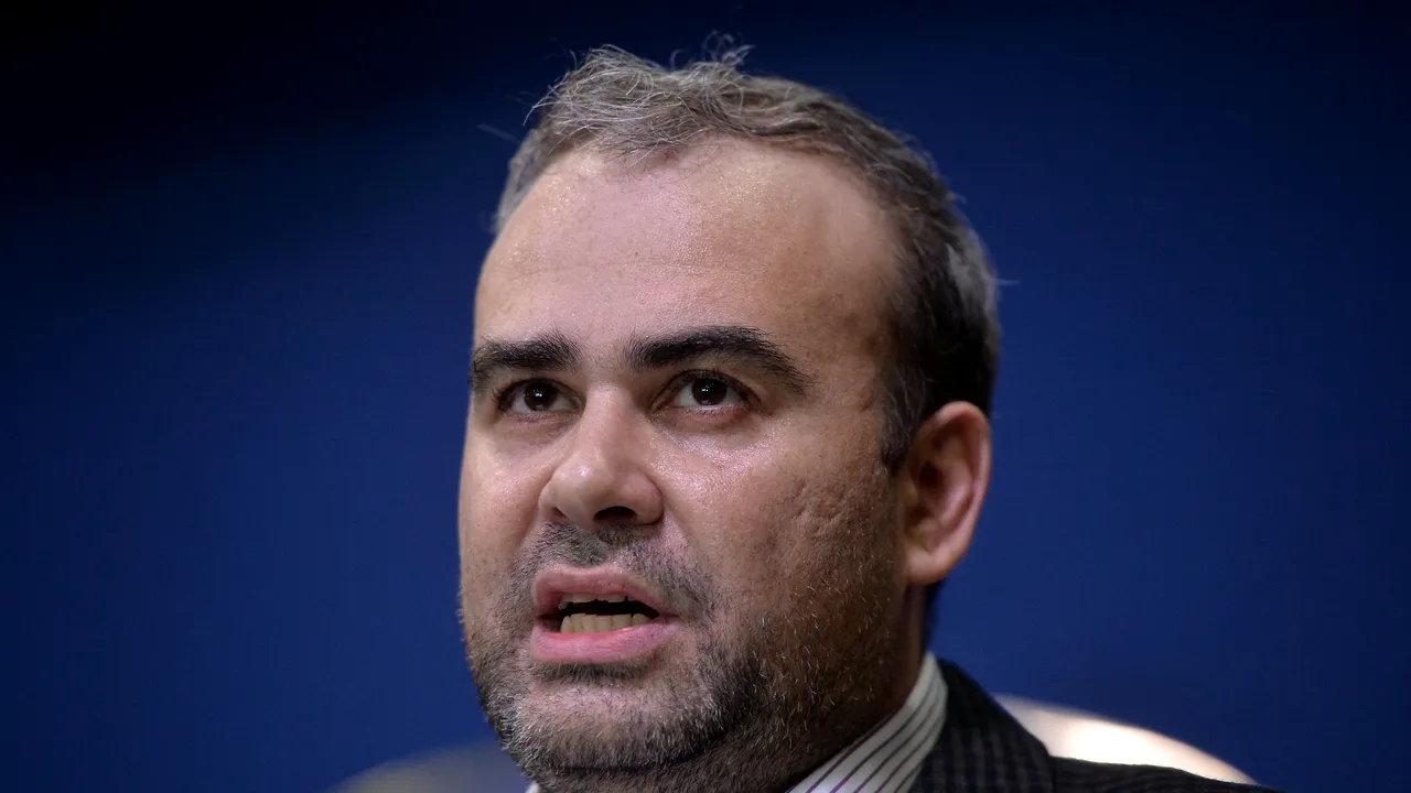 Darius Vâlcov a rămas FĂRĂ PERMIS, după ce a condus cu 116 kilometri la oră. Ce AMENDĂ a primit