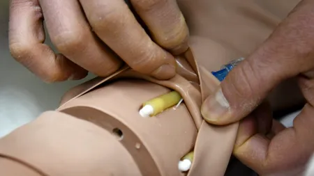 Oamenii de știință au inventat pielea artificială care simte! ACES, mai tare decât sistemul nervos uman!