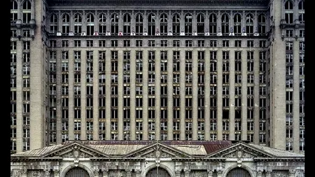 DETROIT, orașul american în paragină unde o casă e vândută la un dolar. GALERIE FOTO