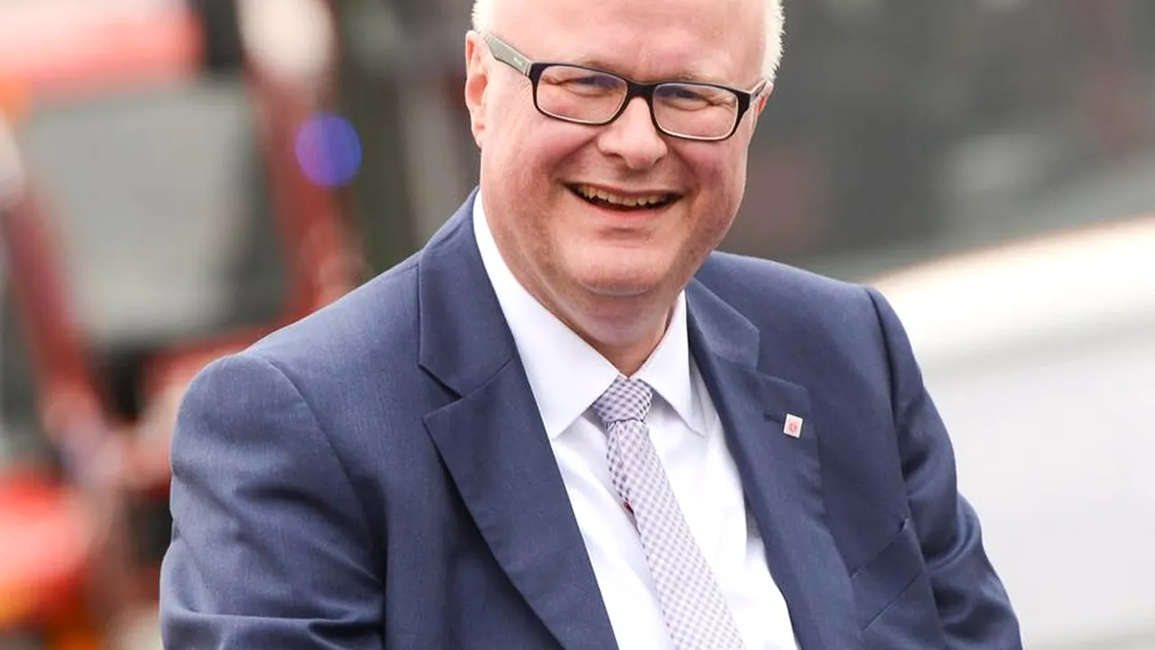 DOLIU ÎN GUVERNUL GERMAN | Ministrul de Finanțe a fost găsit MORT pe șinele de tren