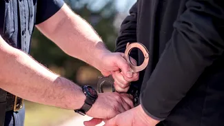 Locul în care un român urmărit internațional a fost descoperit de polițiști. Bărbatul avea pe numele său două mandate europene de arestare