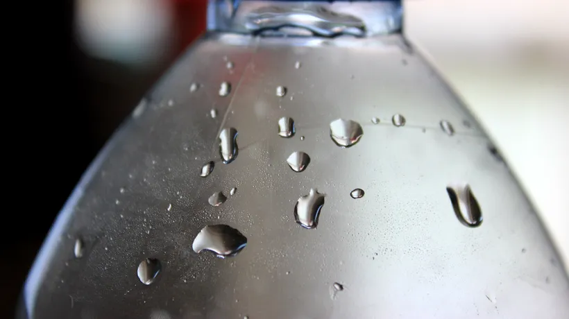 De ce nu ar trebui să refolosim sticlele de apă. Avertismentul cercetătorilor care îți dă fiori