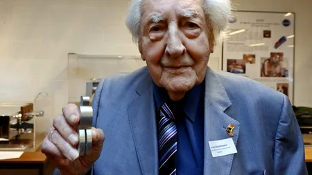 A murit Paul Van HOEYDONCK, creatorul primei opere de artă de pe Lună