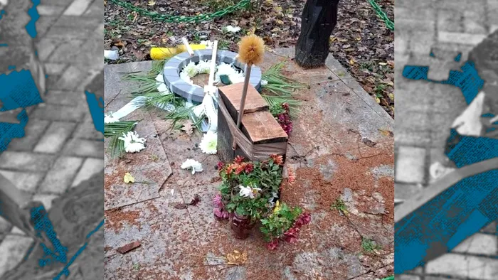 În locul troiţei din Tâncăbeşti au pus o perie de wc