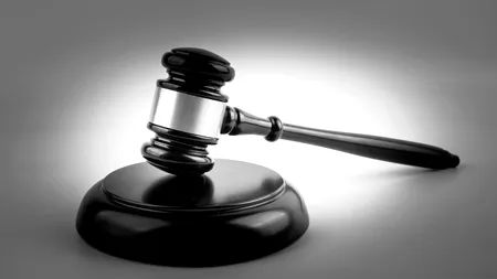 Executorii judecătorești condamnați pentru taxele ilegale percepute clienților