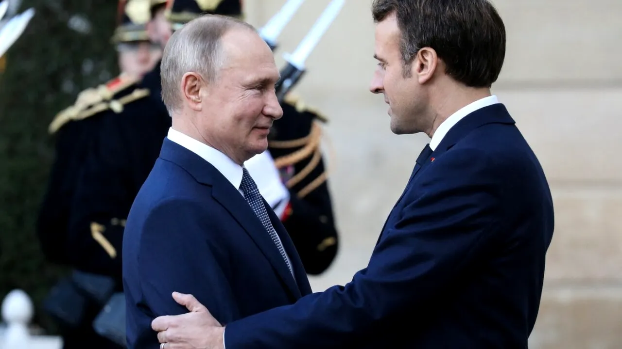 Macron a purtat o discuție cu Putin privind programul NUCLEAR iranian/ Franța și-a exprimat sprijinul pentru un armistițiu între Kiev și Moscova