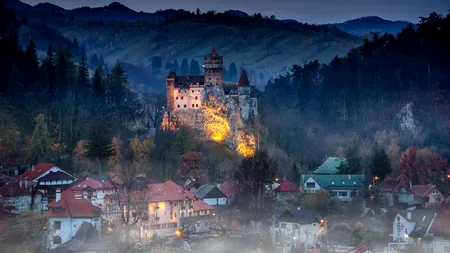 Orașul românesc desemnat ca principală destinație de Halloween. Turiștii pot vizita 8 clădiri gotice medievale