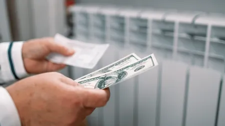 Este mai economic să lăsăm căldura pornită toată ziua sau să o oprim atunci când nu suntem acasă? Răspunsul unui expert în energie