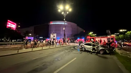 UPDATE | Grav accident în centrul Capitalei între un microbuz şi un autoturism: 12 persoane au fost rănite / Unul dintre șoferi era BEAT!
