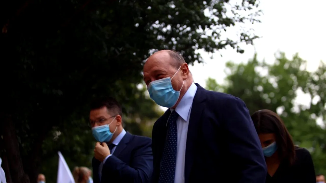 Băsescu, despre legăturile dintre Poliţie şi Duduieni: O slugărnicie. I-aş destitui pe loc