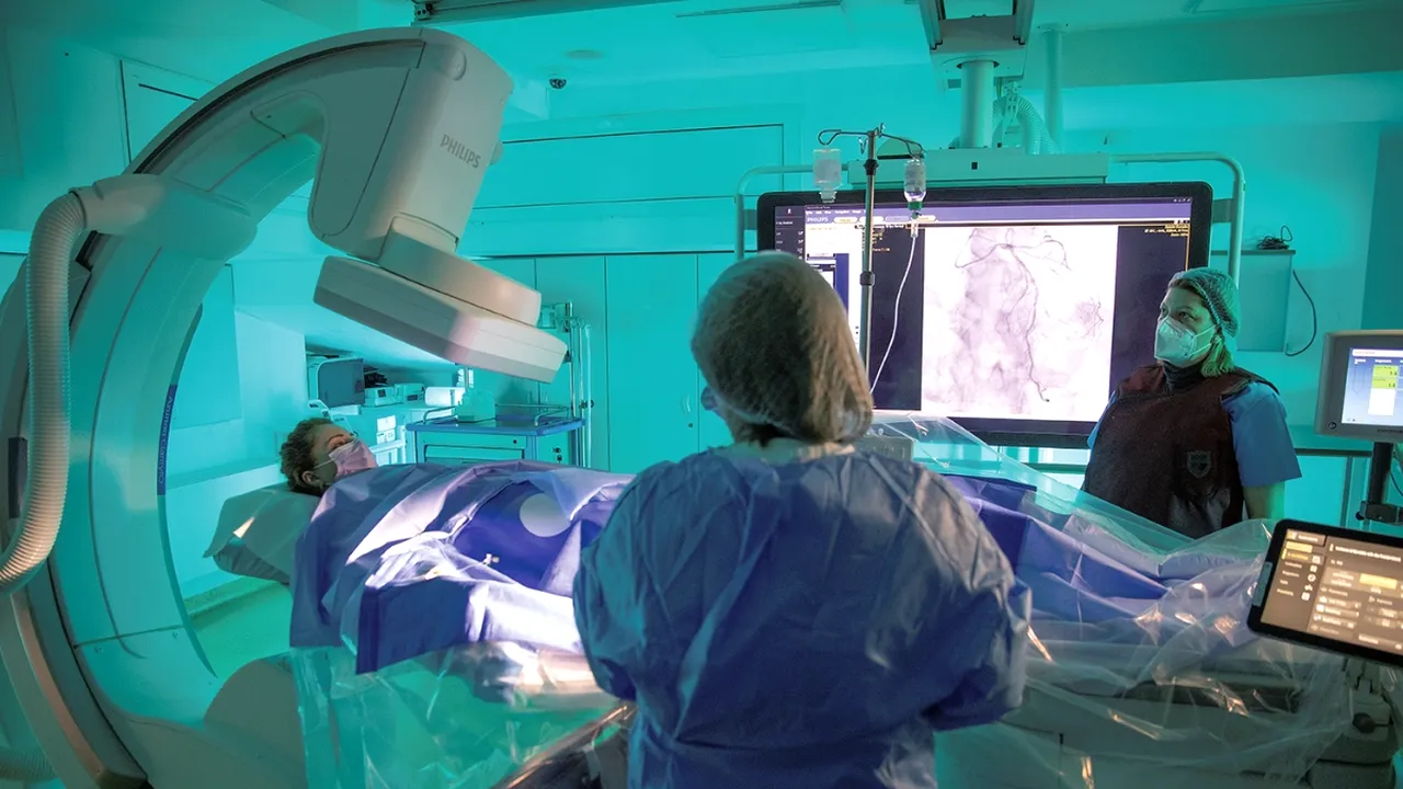 DURERI puternice în piept? Ce trebuie să faci (P)