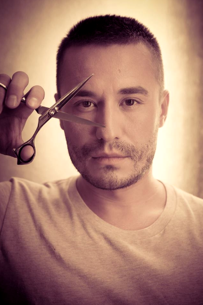 Adrian Perjovschi, hairstylist: Cel mai important e să trăiesti liber