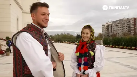 Doi tineri s-au logodit imediat după sfințirea Catedralei Mântuirii Neamului. Cine sunt David și Măriuca