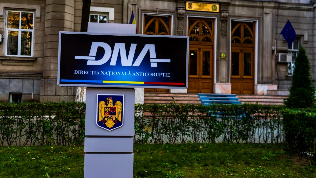 Fostul adjunct al STS, generalul în rezervă Florin Mihalache, reținut de DNA după ce ar fi fost prins luând mită 75.000 de euro