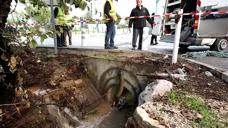 Doi studenți au fost luați de ape și duși în sistemul de canalizare al universității lor, în Franța 