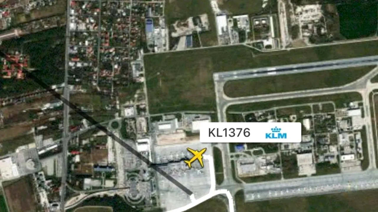 Alertă cu bombă la bordul unui avion care se pregătea să decoleze din București. SRI: Amenințarea nu se confirmă. Totul va reveni la normal