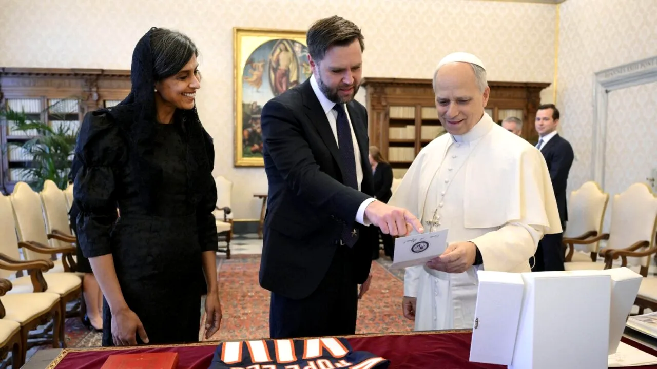 Papa Leon al XIV-lea și JD Vance, vicepreședintele SUA, întâlnire la Vatican