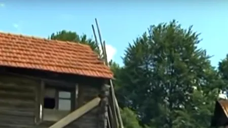 Cătunul izolat din Banat în care mai locuiește un singur om: Poți să ajungi în sat doar cu jeep-ul, este între dealuri