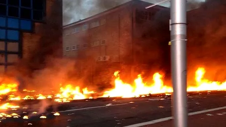 ELICOPTER PRĂBUȘIT la Londra lângă sediul MI6. 