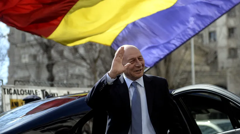 Traian Băsescu a venit la Parchet pentru a fi audiat în dosarul de șantaj. La intrare a fost huiduit
