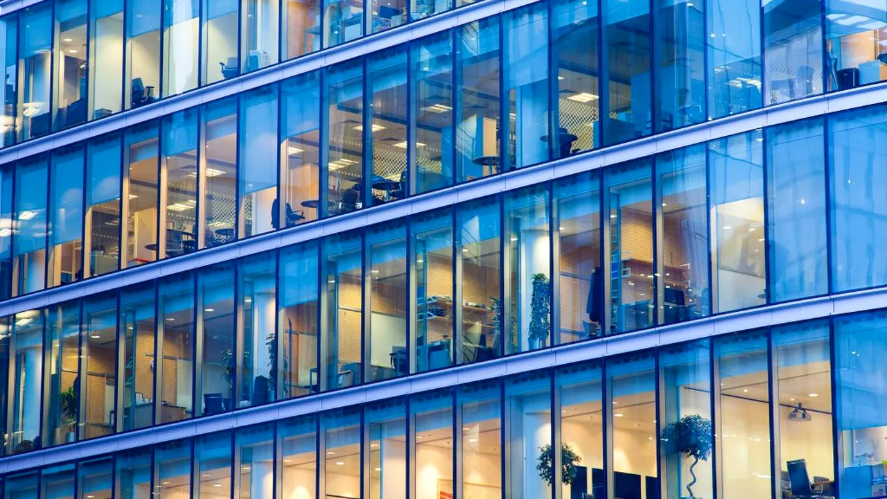 A „curs” cu bani din investiții. Care este domeniul în care s-au cheltuit aproape 395 de milioane de euro în primele șase luni ale anului în curs