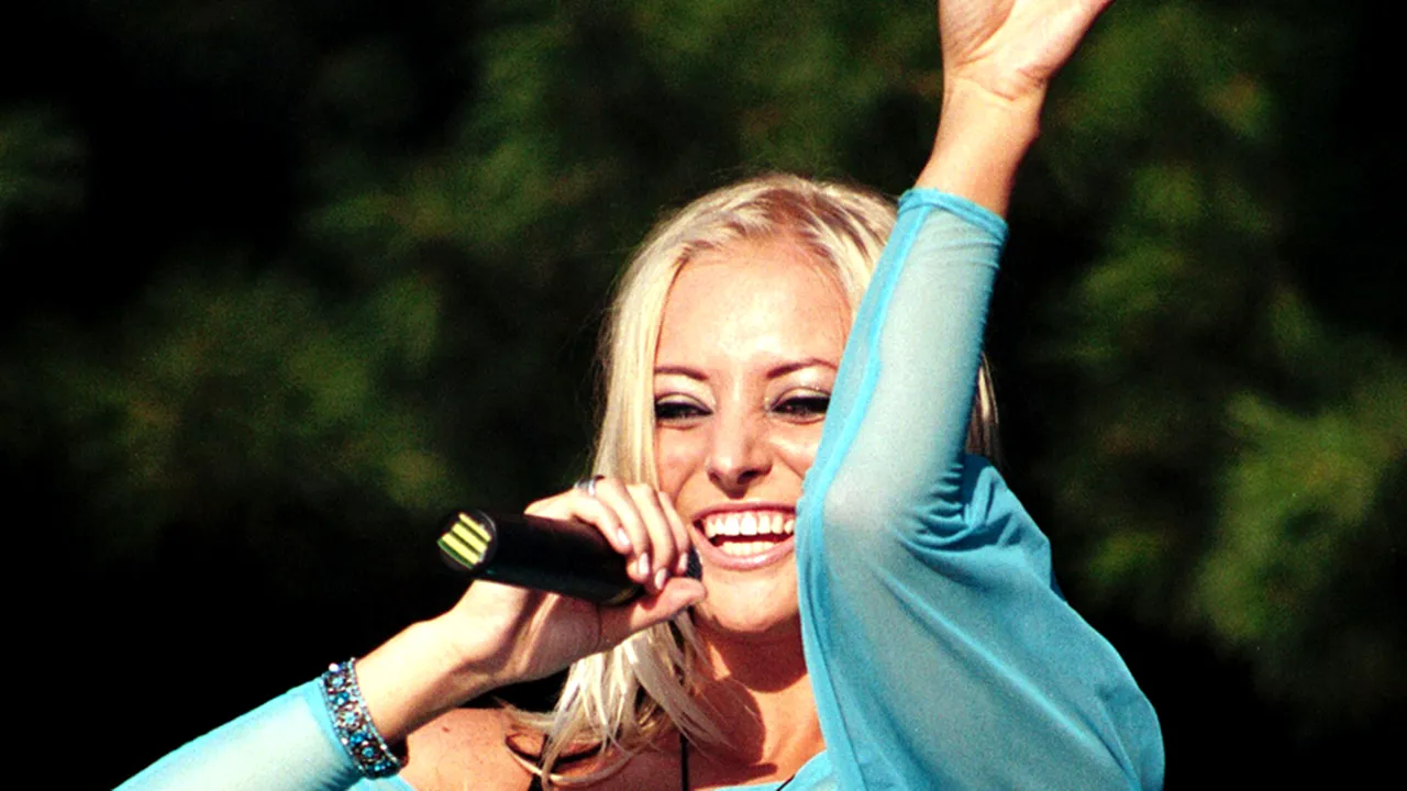 Cântăreața Delia Matache s-a cununat civil cu iubitul său